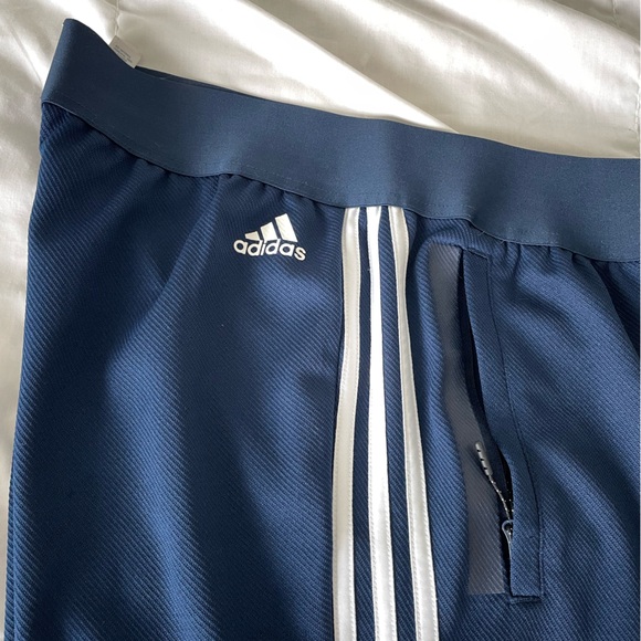 VGUC Adidas Women’s Relaxed Fit Elastic Waistband Trackpants w/Zipper Ankle Sz M - Picture 4 of 13
